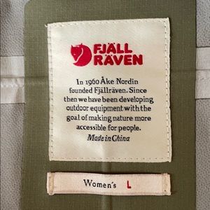 FJALL RAVEN green jacket.